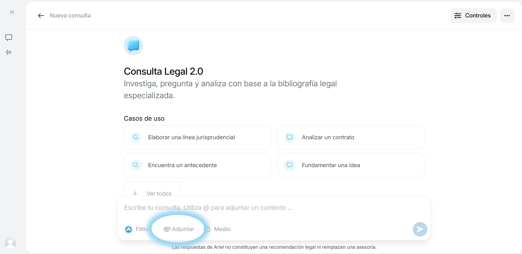 Botón Adjuntar debajo de la barra de chat